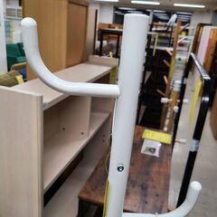 J1141【リユースのサカイ柏店】ポールハンガー　ホワイト　クリーニング済みの画像