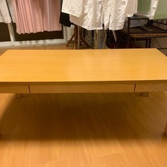 木製　テーブルの画像