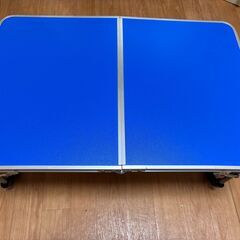 折りたたみテーブルの画像