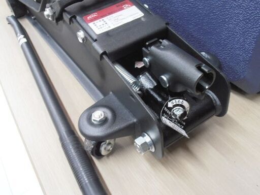油圧ジャッキ ローダウン車対応 最大荷重2t BAL No2102 収納ケース付 2トン メンテナス用品 車用 苫小牧西店