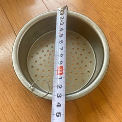 超お得！！キッチン用品　まとめ売り　アルミ蒸し器 、保存容器、おろし器、その他の画像