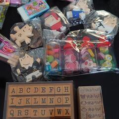おもしろ消しゴムやメモ帳、ノートやスタンプセットなど文房具まとめてセットの画像