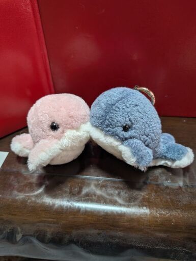 くじらぬいぐるみ青＆ピンクのキーホルダー (chiwawa1) 廿日市