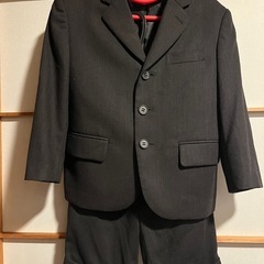子供用スーツの画像