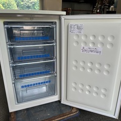 アビデラックス冷凍庫 ホワイト　ストライプ ACF-110E [100L /1ドア /右開きタイプ]の画像