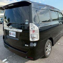 トヨタ　ヴォクシー　ZS煌Ⅱ　　ナビ　バックカメラ　ETC　車検R8年2付　タイヤ新品交換の画像