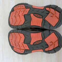 KEEN19.5㎝の子供用サンダルです。の画像