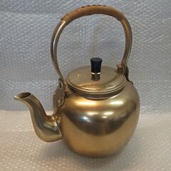 中古品 アルミ 8L やかん 大きな凹みなどもなく美品です　 の画像