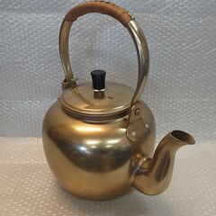 中古品 アルミ 8L やかん 大きな凹みなどもなく美品です　 の画像