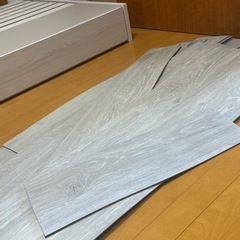 フロアタイル 置くだけフローリング eucaの画像