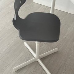 IKEA テーブル　椅子　セットの画像