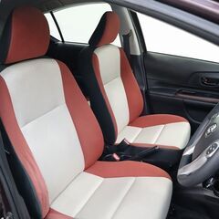 可愛い内装のコンパクトカー(´ω｀*)の画像