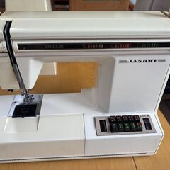 ジャノメ電動ミシンの画像