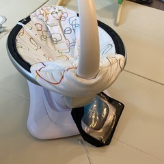 ママルー 電動バウンサー 4moms 4.0 シート2色付きの画像