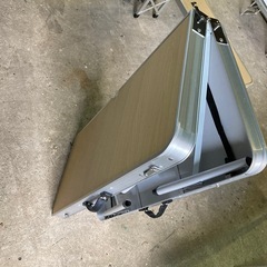 アウトドア折り畳みテーブル&パラソルスタンドセット1 の画像