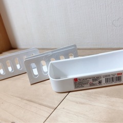 トレーと仕切りの画像