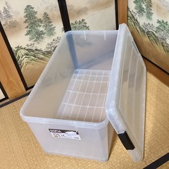 大きい衣装ケースの画像