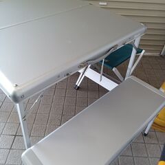 リユースのサカイ栃木店★ジモティ割あり★ ｃoleman アウトドアテーブル シルバー×グリーン W87.5×D83×H71.5 クリーニング済み TC9917の画像