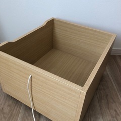 キャスター付き　おもちゃ箱の画像