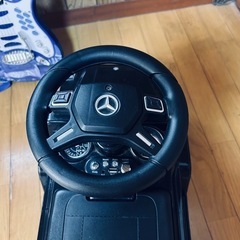 子供おもちゃ乗用玩具 足蹴りベンツ、おもちゃギターの画像