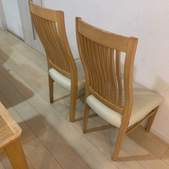 【商談中2名】
ダイニングチェア2脚/定価40,000円程の画像