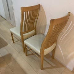 【商談中2名】
ダイニングチェア2脚/定価40,000円程の画像