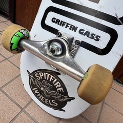 京都市内　GIRL GRIFFIN GASSモデル　スケートボードの画像