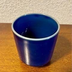 戸栗美術館の藍色湯呑みの画像
