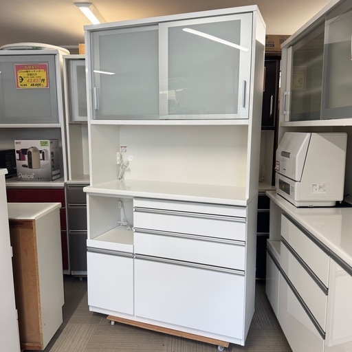 【超美品‼️】定価156,200円♪ 松田家具 117cm幅キッチンボード(Nクラッチ) 食器棚 収納家具 鏡面仕上げホワイト♪