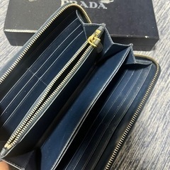 PRADA長財布の画像