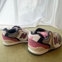【14cm】キッズ　NewBalance スニーカーの画像
