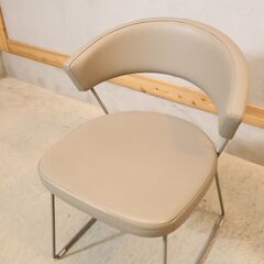 イタリアCalligaris(カリガリス)社の新たなラインconnubia(コヌビア)よりNEW YORK(ニューヨーク)ダイニングチェア 2脚セット♪ソフトレザーとスチールがモダンな食卓椅子です☆の画像