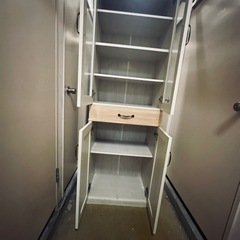 食器棚の画像