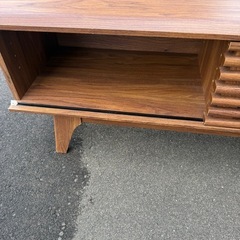 木製テレビボードの画像