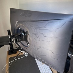 ASUS ワン曲モニター　27
インチの画像