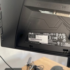 ASUS ワン曲モニター　27
インチの画像
