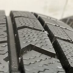 DUNLOP WINTER MAXX WM02 195/65R15 15インチ スタッドレス 4本 24年製 バリ溝 プリウス ステップワゴン カローラ ヴォクシー等　(KTC302)クレジットカード QRコード決済可能の画像