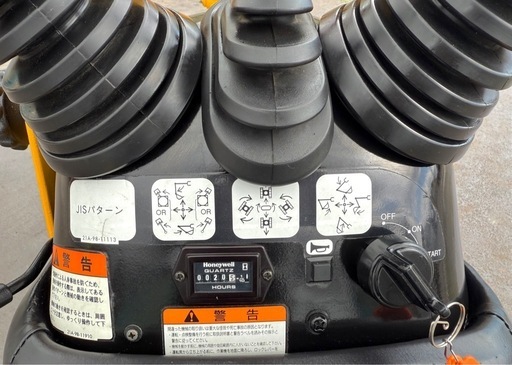 コマツ　ミニユンボ　PC01-1A　油圧ショベル　使用時間少ない 20時間　軽トラ積載可能　ガソリン　ゴムキャタ　0.3tクラス　陸送