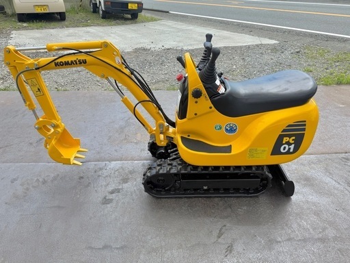 コマツ　ミニユンボ　PC01-1A　油圧ショベル　使用時間少ない 20時間　軽トラ積載可能　ガソリン　ゴムキャタ　0.3tクラス　陸送可能　下取りOK
