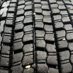 札幌発 引取OK BS W900 225/80R17.5 123/122L 17.5インチ トラックタイヤ スタッドレス 6本 21年製 バリ溝 4t ファイター等　(KTT613)クレジットカード QRコード決済可能の画像