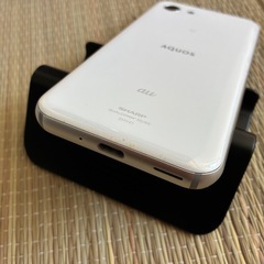 SIMロックフリー 120Hz対応　AQUOS R Compact SHV41の画像