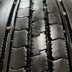 札幌発 引取OK BS R225 225/90R17.5 127/125L 17.5インチ トラックタイヤ 夏タイヤ 4本 20年製 バリ溝 4t ファイター レンジャー　(KTT627)クレジットカード QRコード決済可能の画像