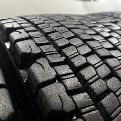 札幌発 引取OK BS W900 245/80R17.5 133/131J 17.5インチ トラックタイヤ スタッドレス 4本 20年製 バリ溝 4t 増トン ユニック　(KTT628)クレジットカード QRコード決済可能の画像