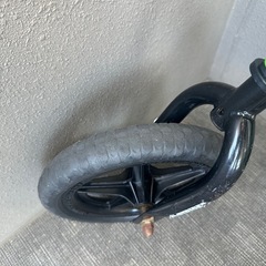 ストライダーとキャリーバックの画像