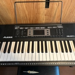 電車ピアノ　ヘッドホン付きの画像