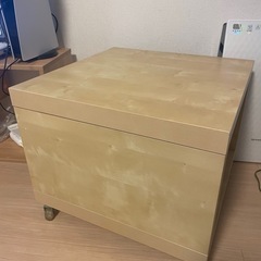 IKEAキャスター付きローテーブルの画像