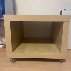 IKEAキャスター付きローテーブルの画像