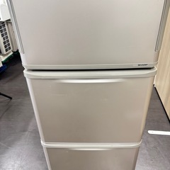 A1399🌟激安‼️2014年製シャープ3ドア冷蔵庫　350L SJ-WA35A-Nの画像