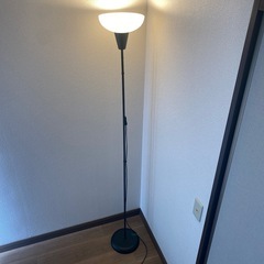 IKEA スタンドライト 間接照明の画像