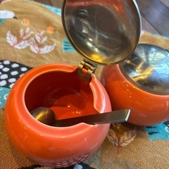 砂糖と塩を入れる容器の画像
